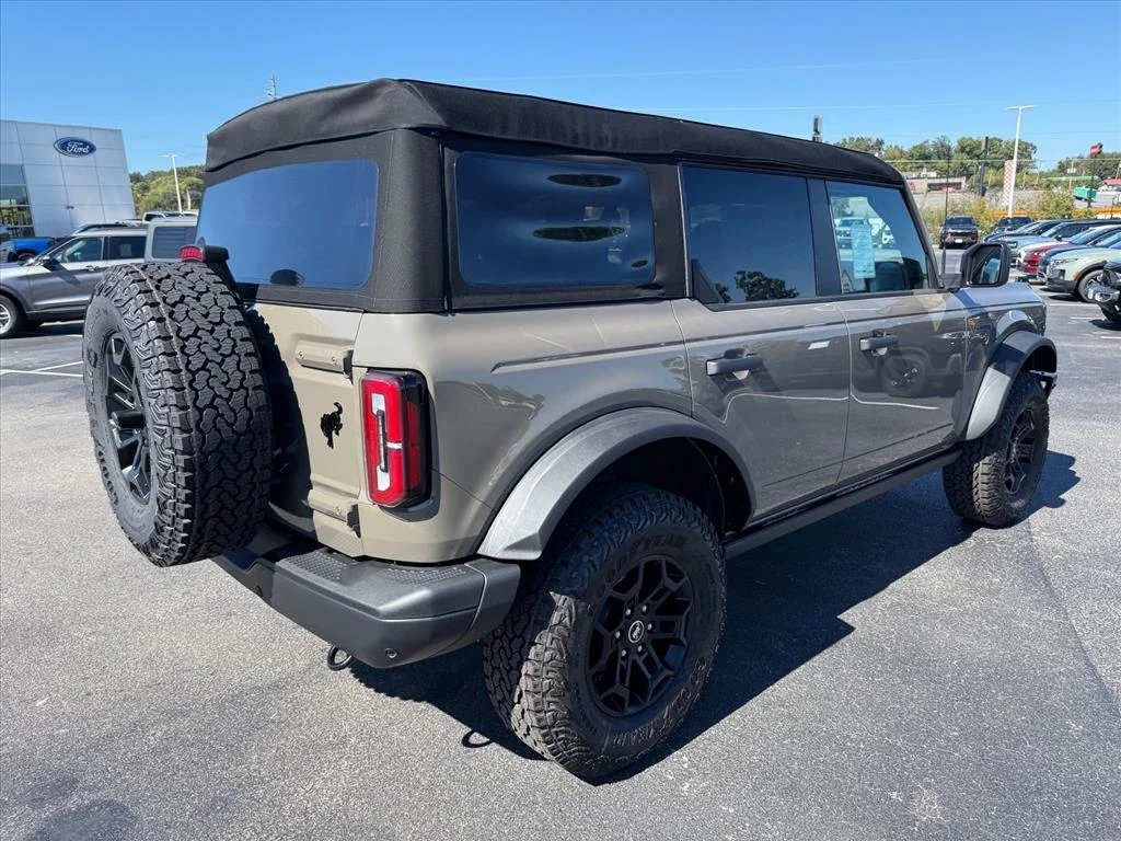 New 2026 Marsh Gray Ford Badlands® image 4