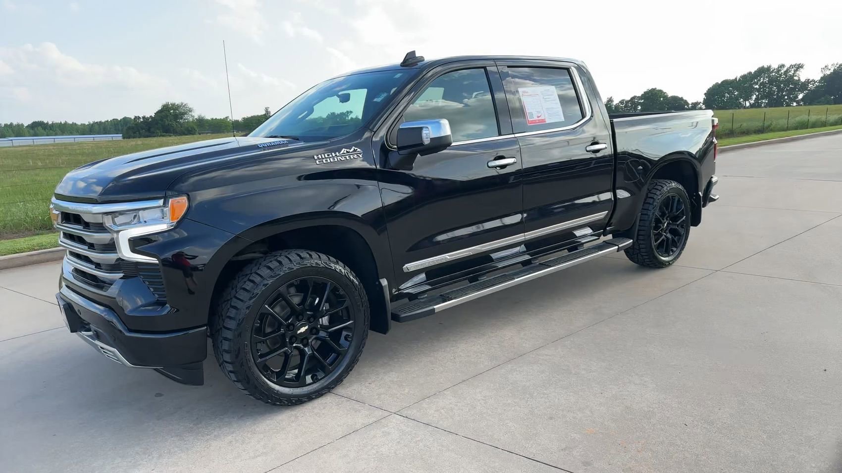 Used 2023 Black Chevrolet High Country image 4