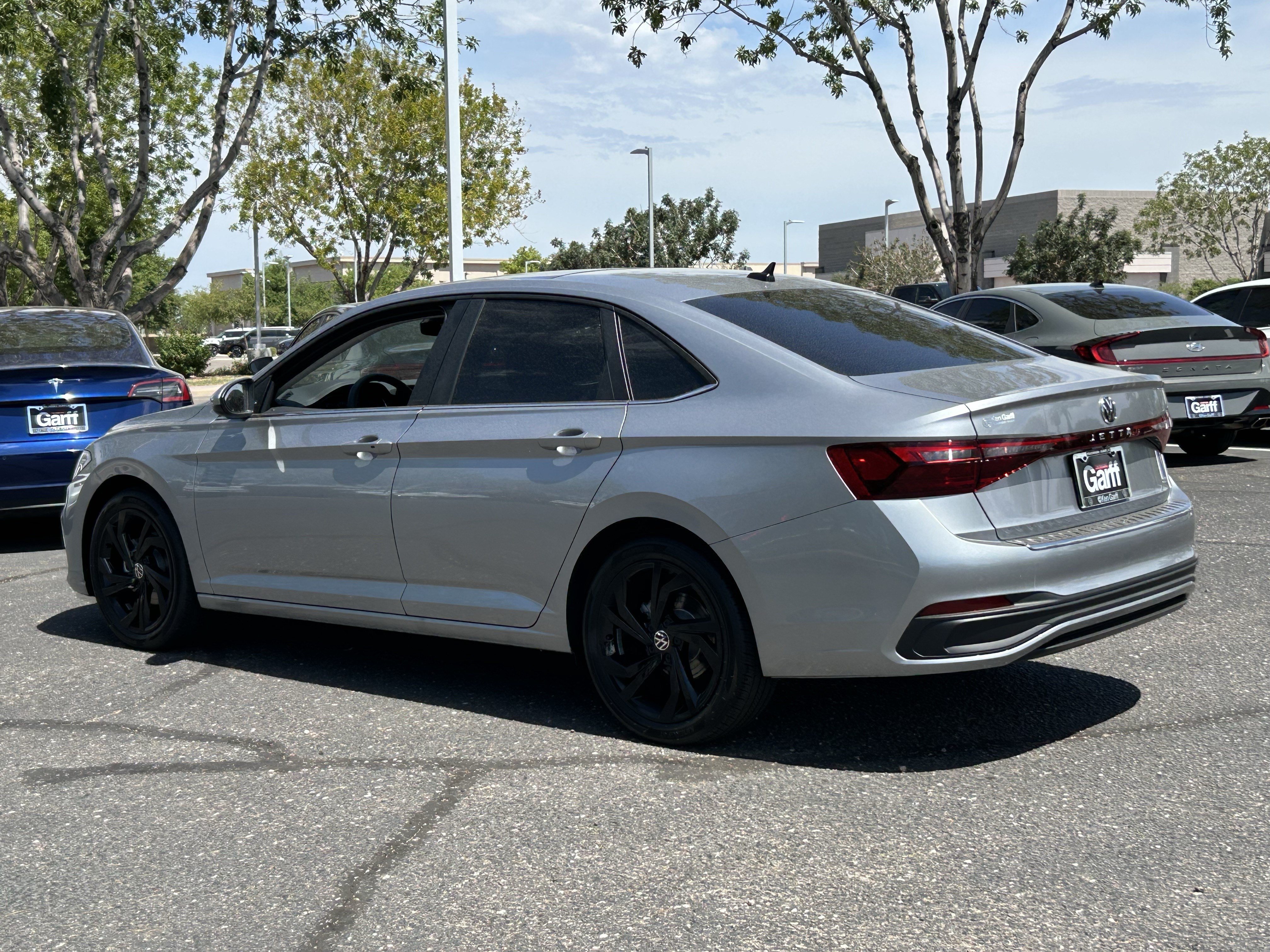 New 2026 Pyrite Silver Metallic Volkswagen SE image 2