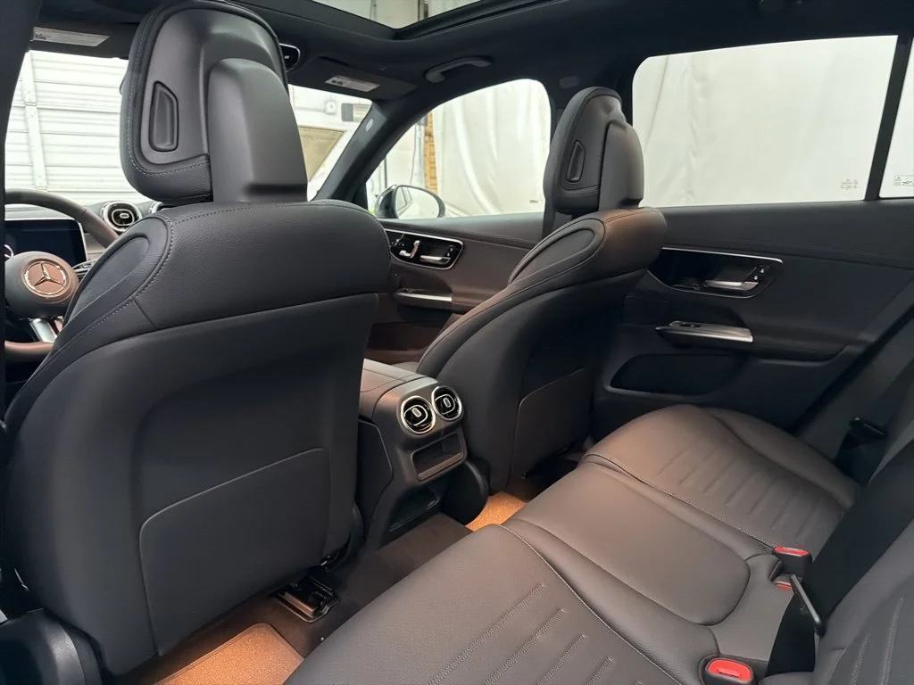 Used 2026 White Mercedes-Benz GLC 300 image 17