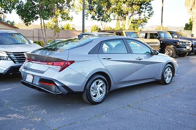 Used 2024 Gray Hyundai SE image 7