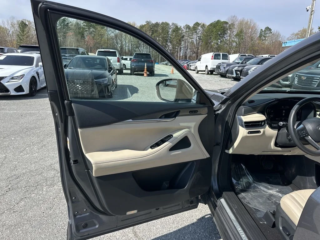 Used 2023 Gray INFINITI LUXE image 23