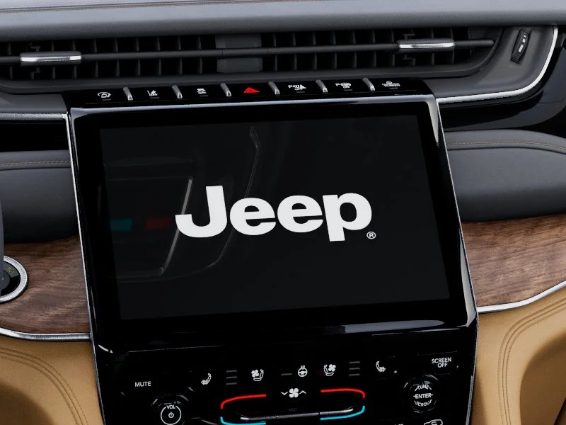 New 2025 Silver Zynith Exterior Paint Jeep Summit Reserve image 52