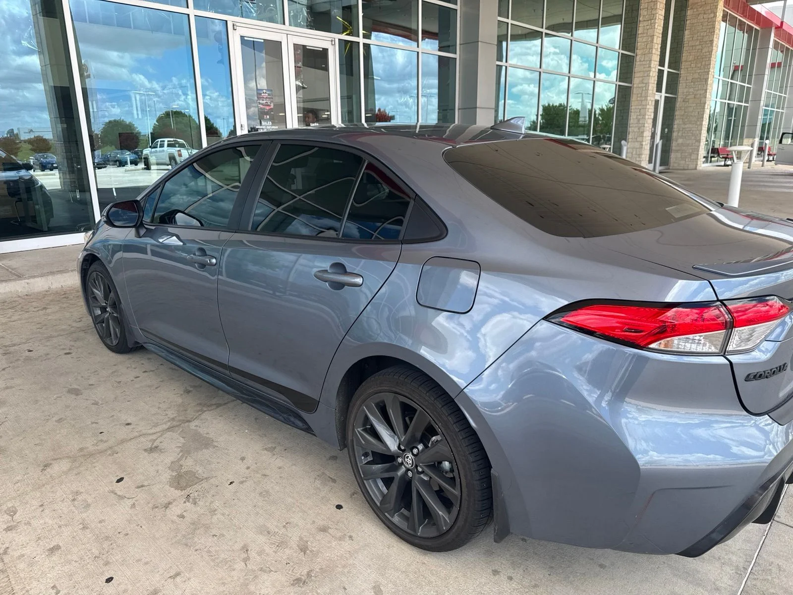 Used 2025  Toyota SE image 12