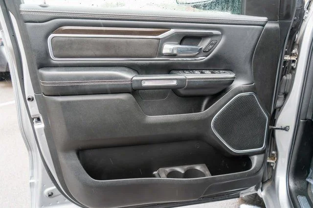 Used 2022 Silver Ram Laramie image 17