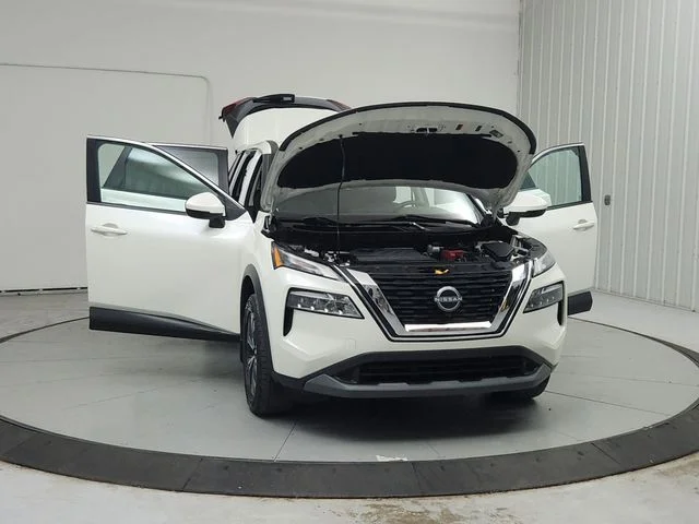 Used 2022 White Nissan SV image 11
