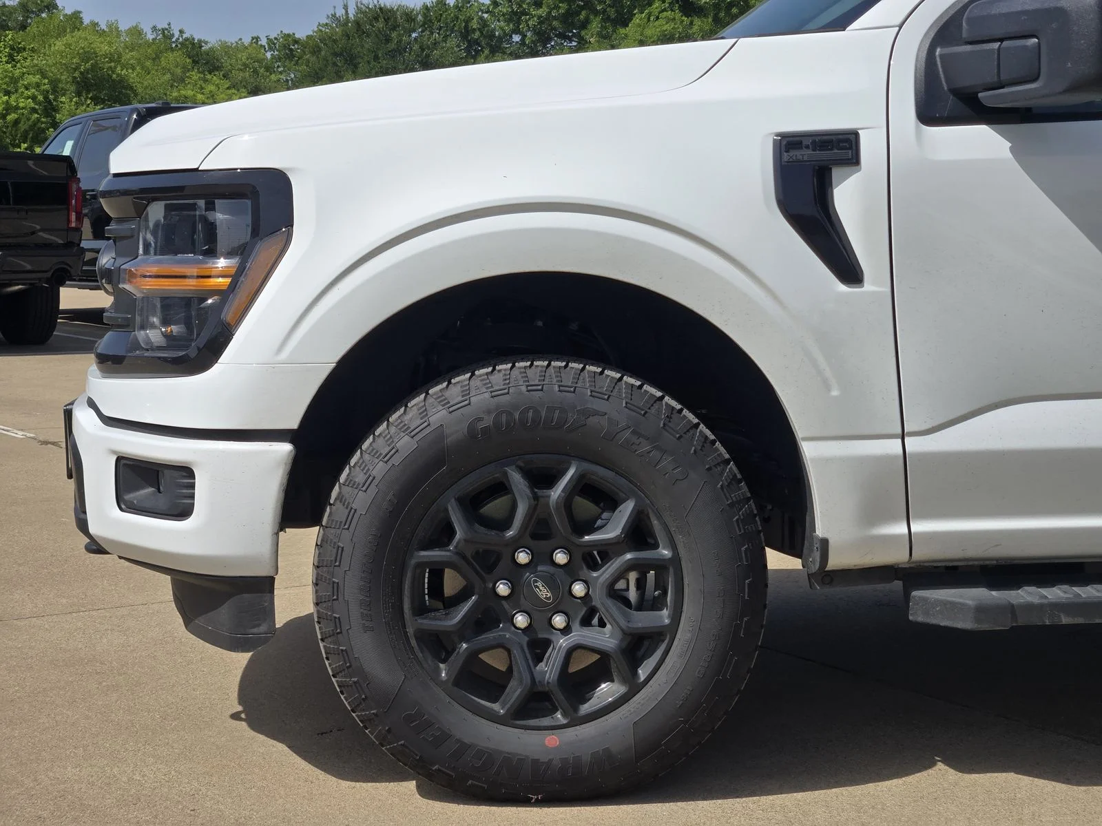 New 2026 Oxford White Ford XLT image 6