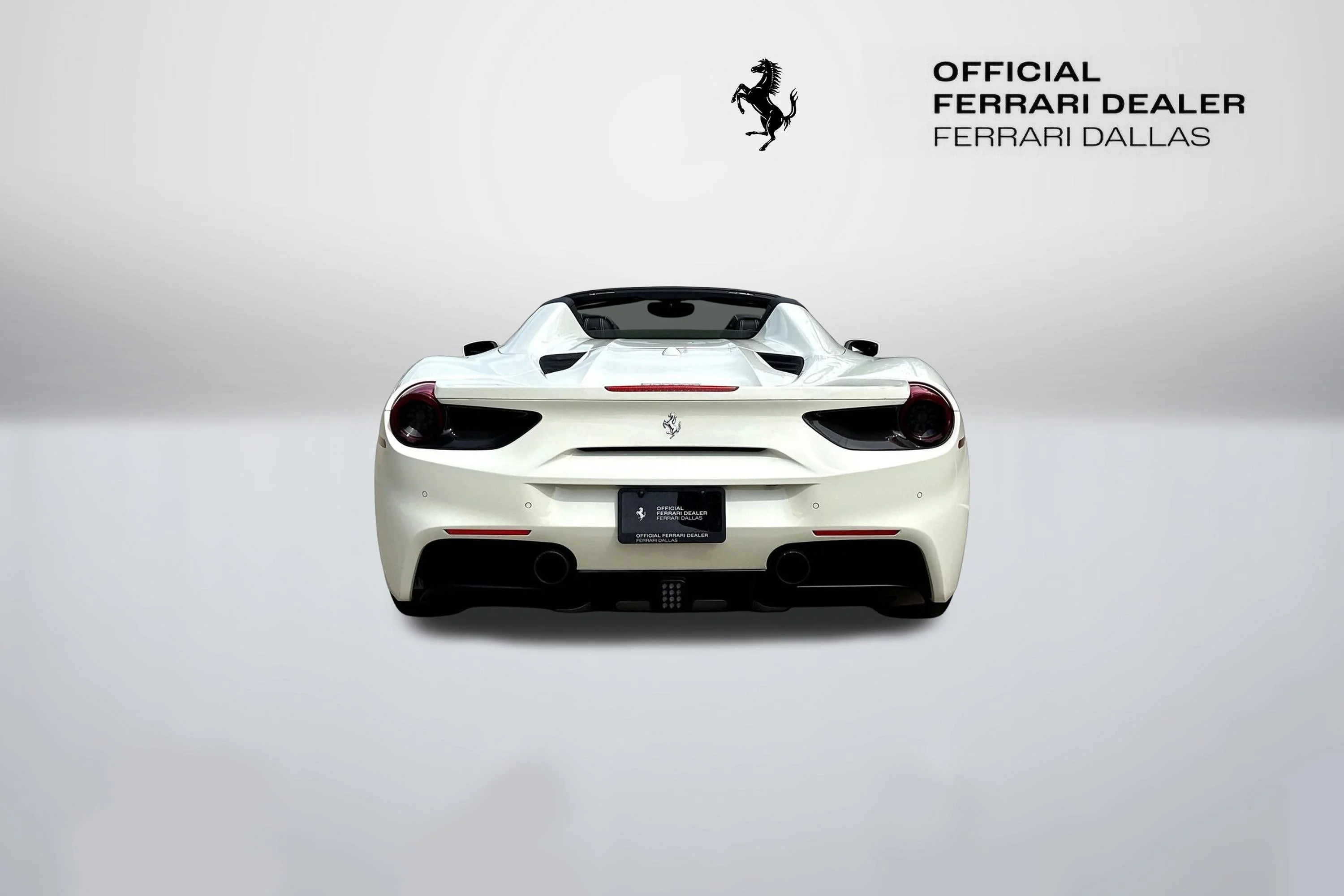 Used 2018 Bianco Avus Ferrari  image 6