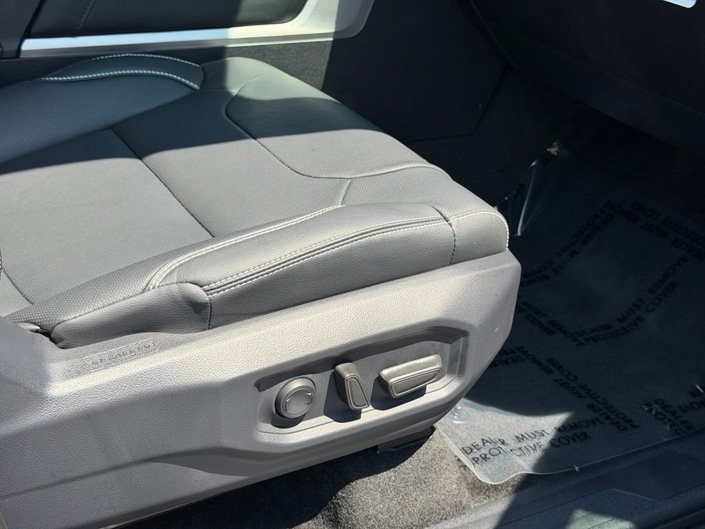 Certified Used 2026  Toyota Limited image 18