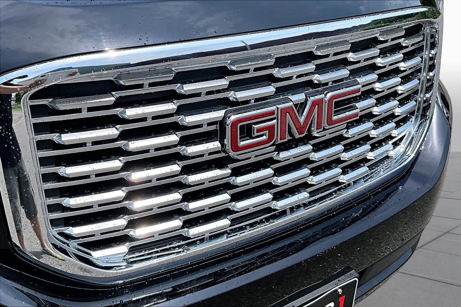Used 2019 Onyx Black GMC Denali image 32