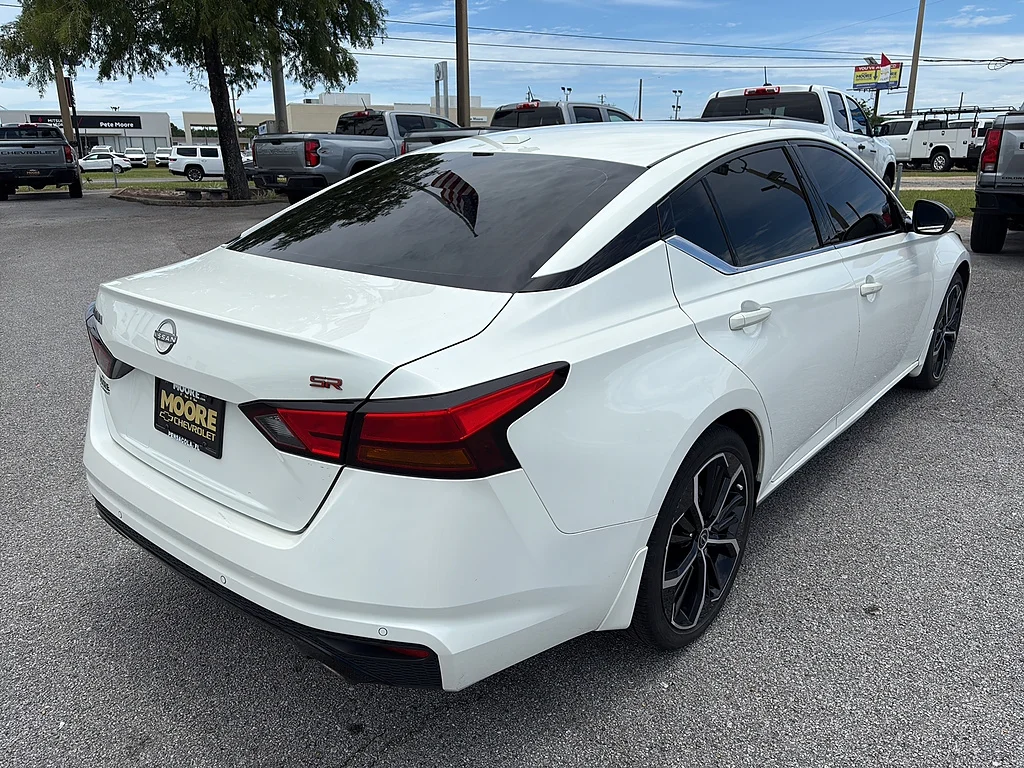 Used 2024 WHITE Nissan  image 5