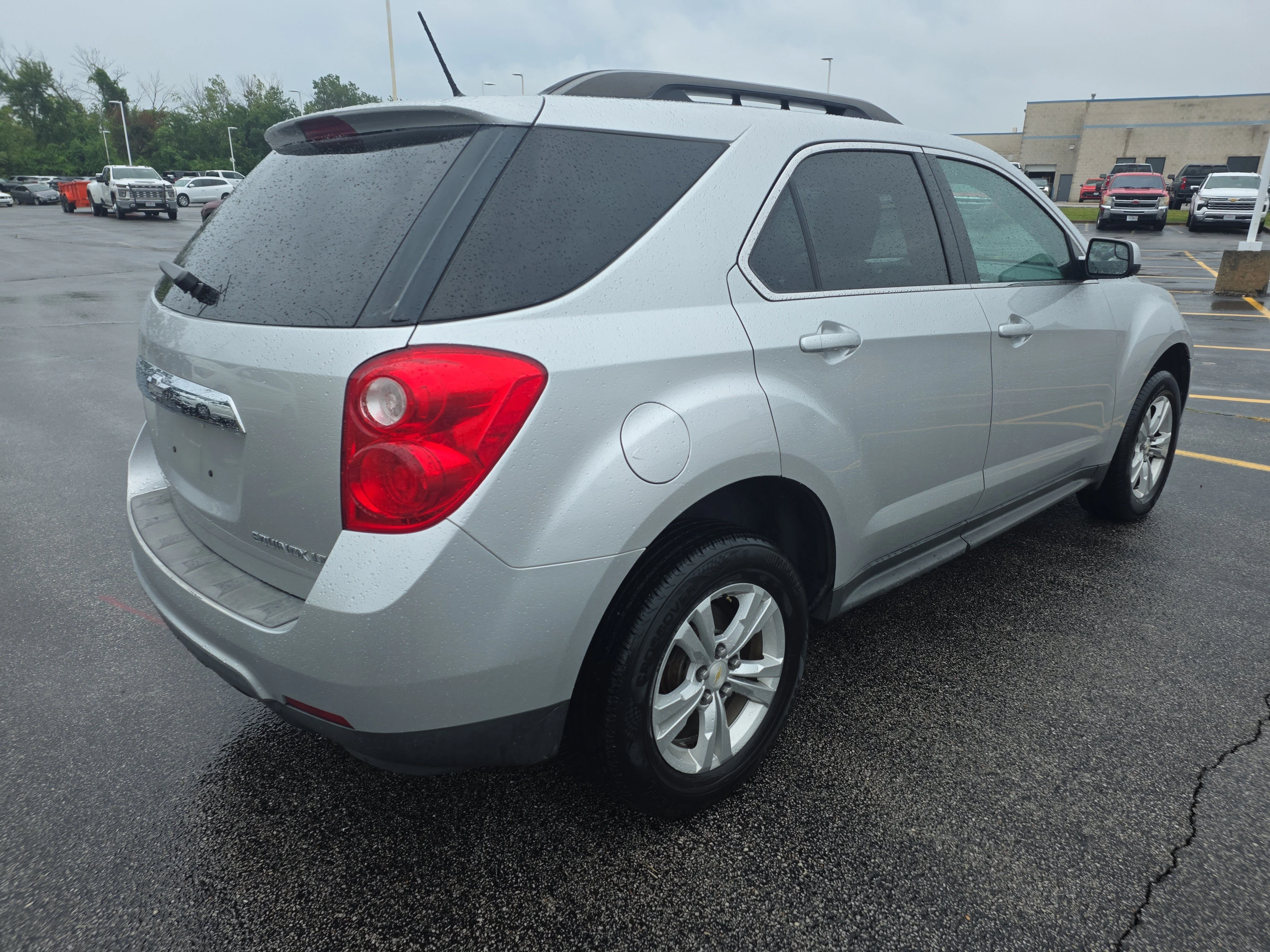 Used 2014 Silver Ice Metallic Chevrolet LT image 4