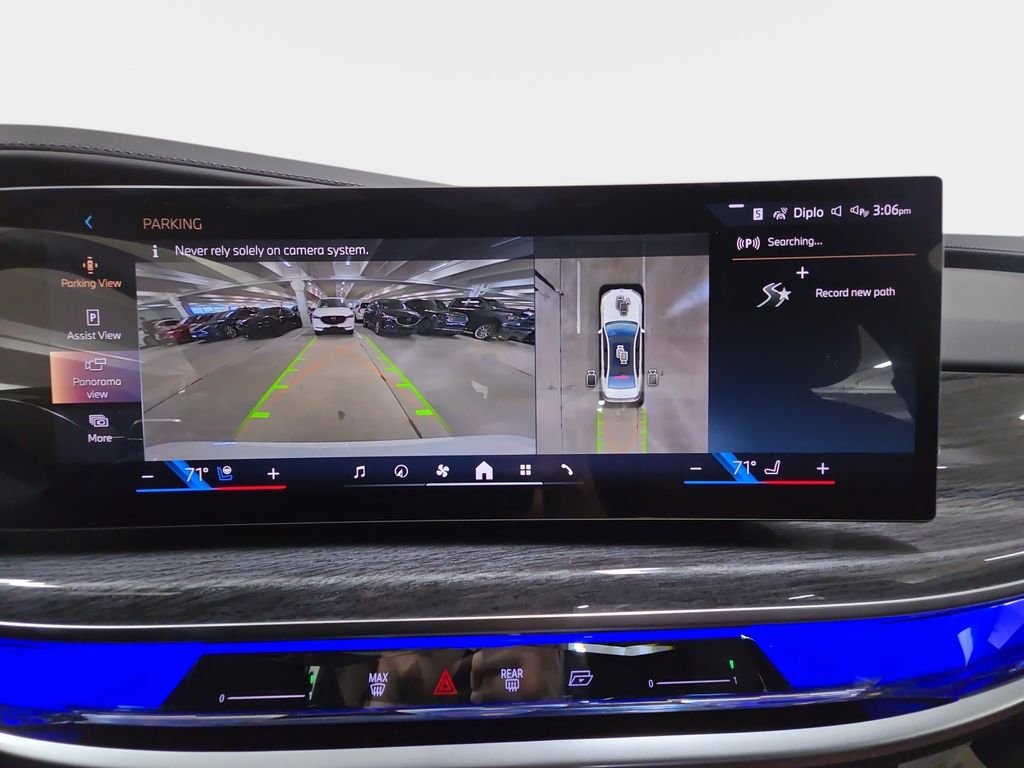 2026 BMW 7 Series 750e - Photo 17