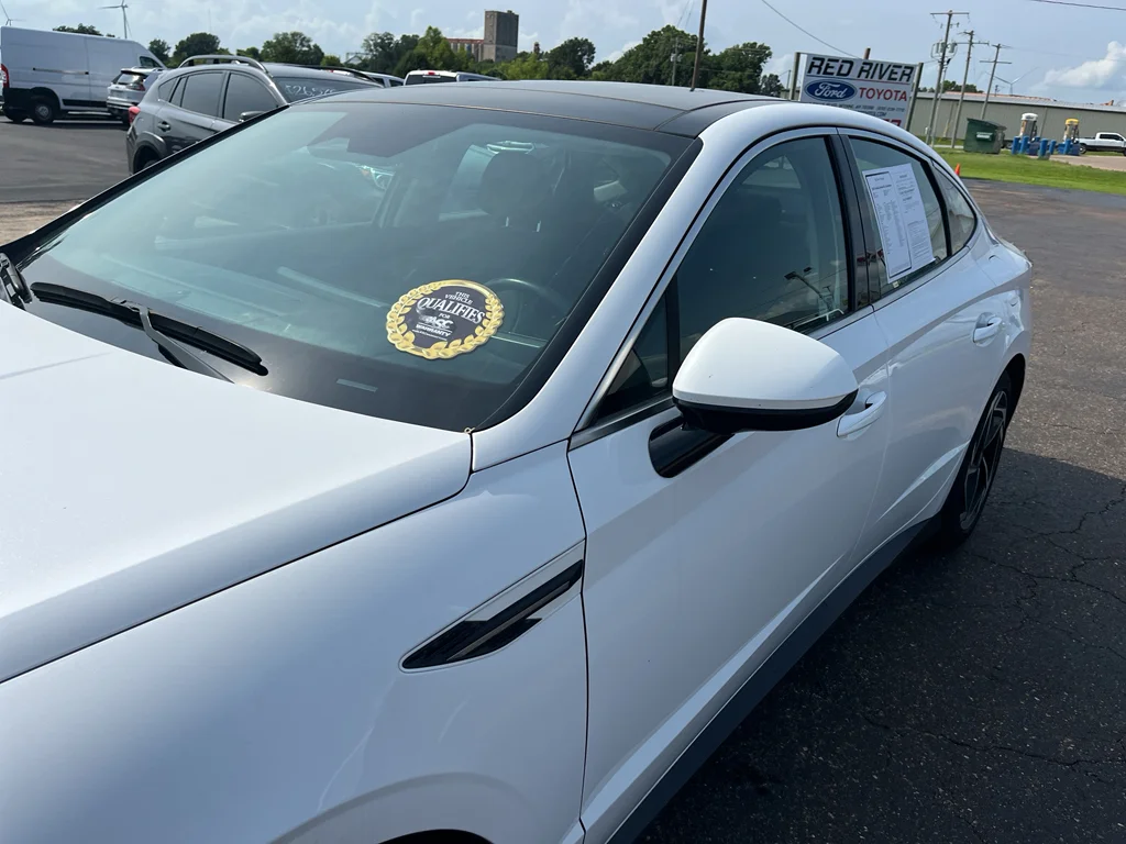 Used 2025 Serenity White Hyundai SEL Convenience image 10