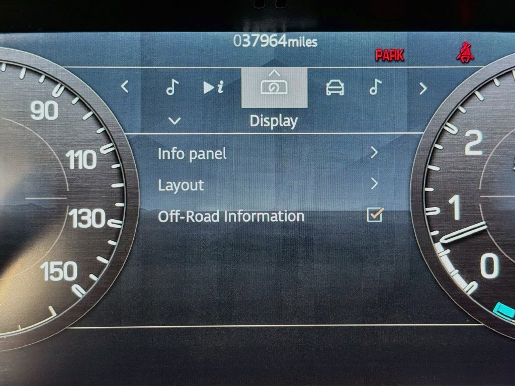 Used 2022 Gold Land Rover X-Dynamic S image 12