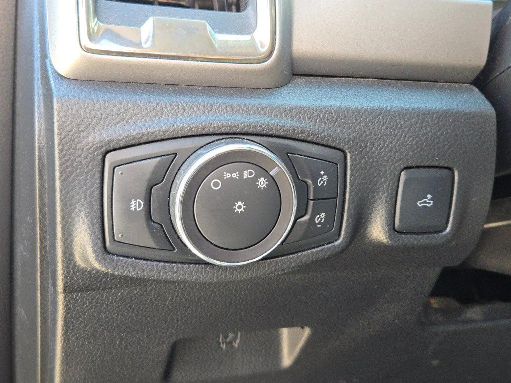 Used 2021 Black Ford XLT image 23