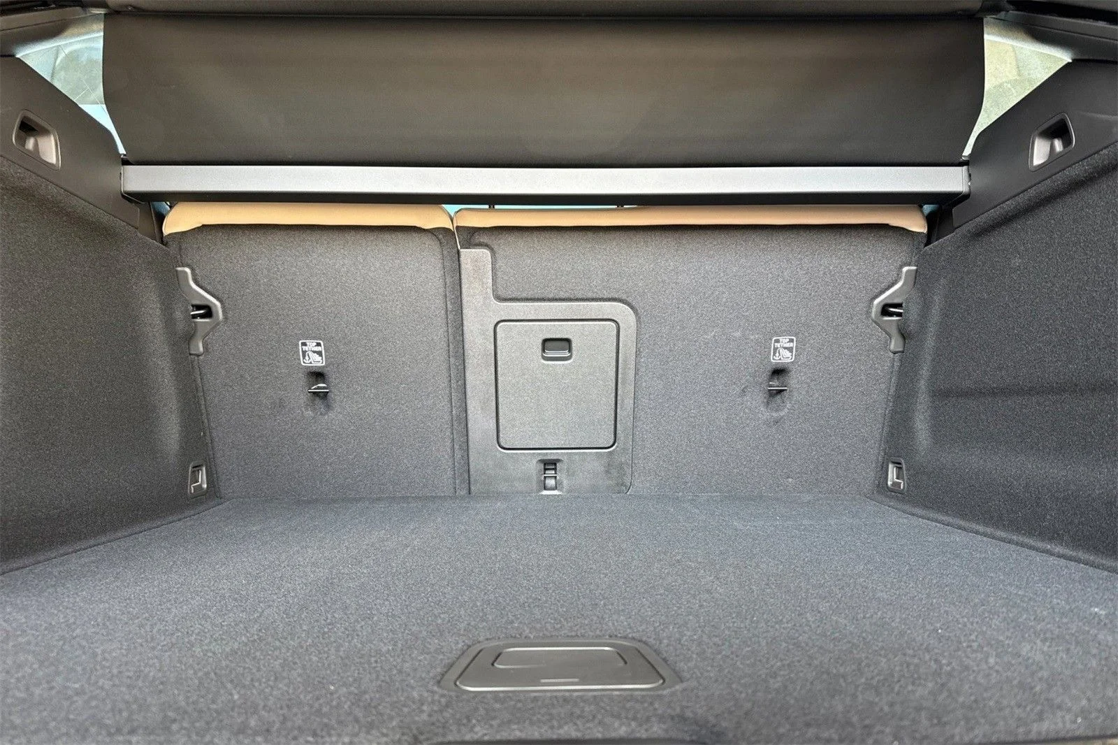 2026 Volvo XC60 Plus - Photo 16