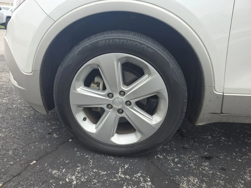 Used 2015 White Pearl Tricoat Buick Base image 28