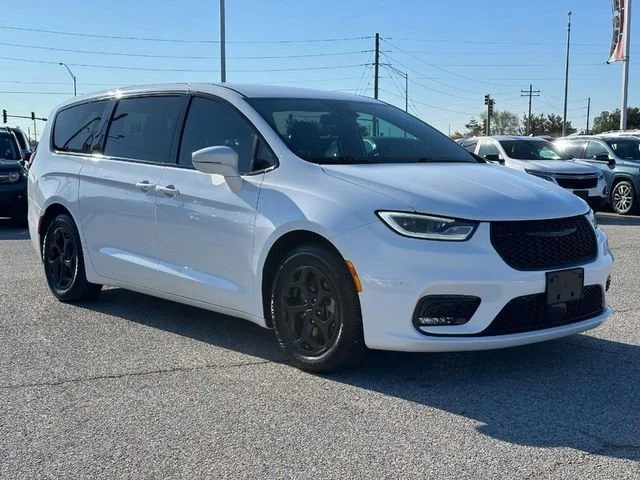 2022 Chrysler Pacifica Hybrid Touring L - Photo 8