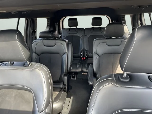 Used 2023 White Jeep Altitude image 30