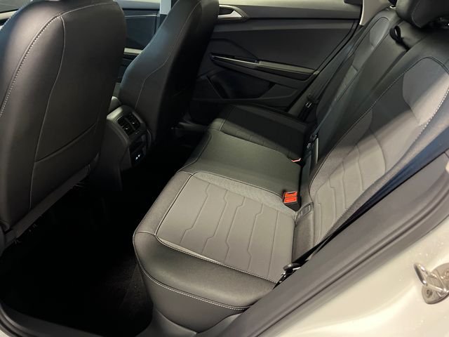 New 2026 White Volkswagen 1.5T SE Black image 9