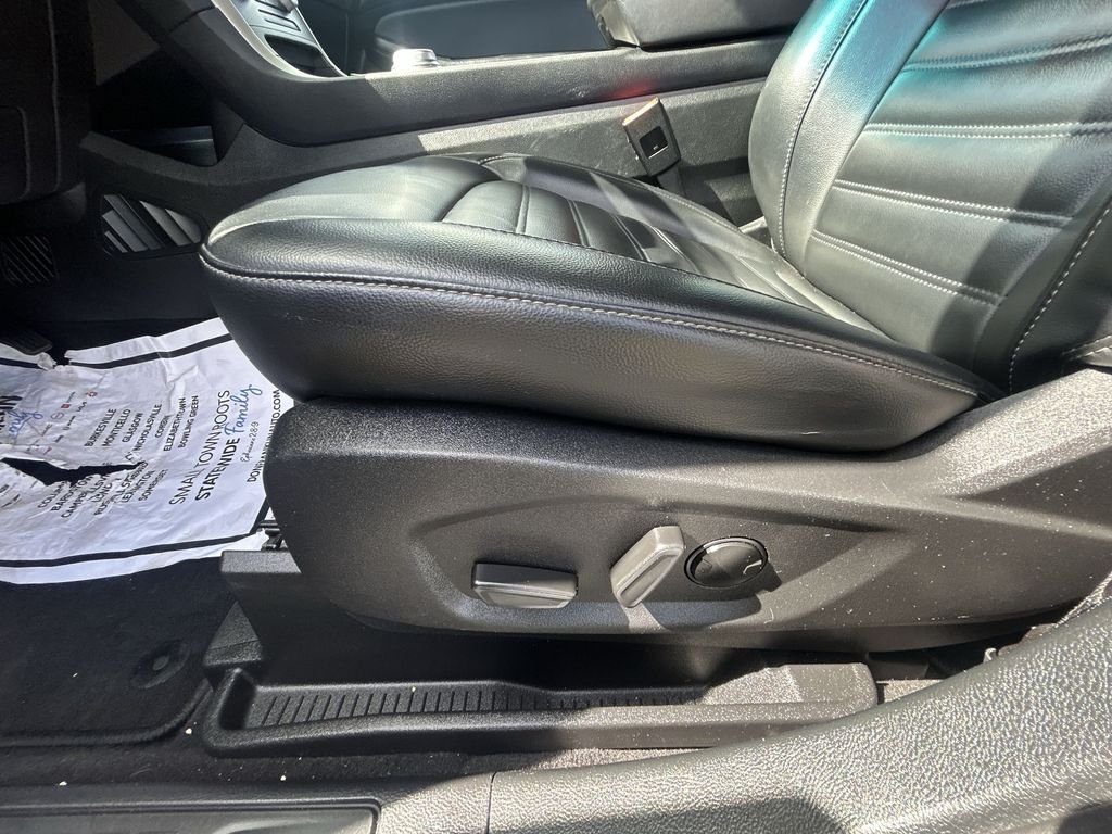 Used 2023 Gray Ford SEL image 18