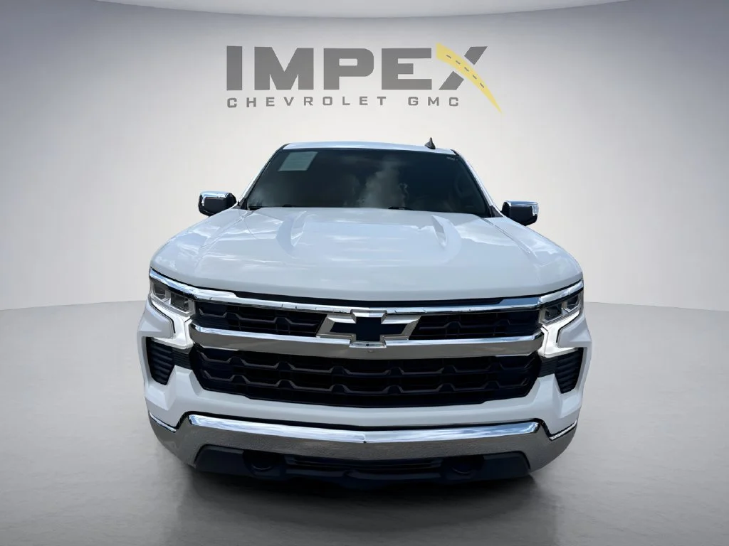 Used 2024 Summit White Chevrolet LT image 21