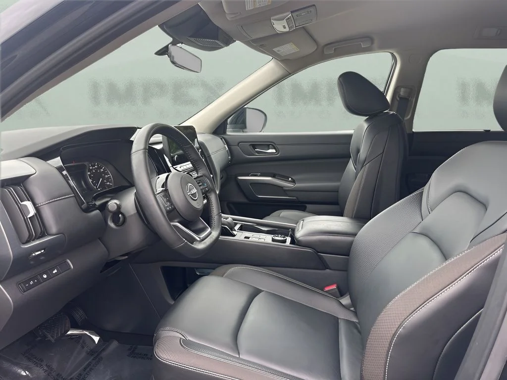 Used 2025 Black Nissan SL image 9