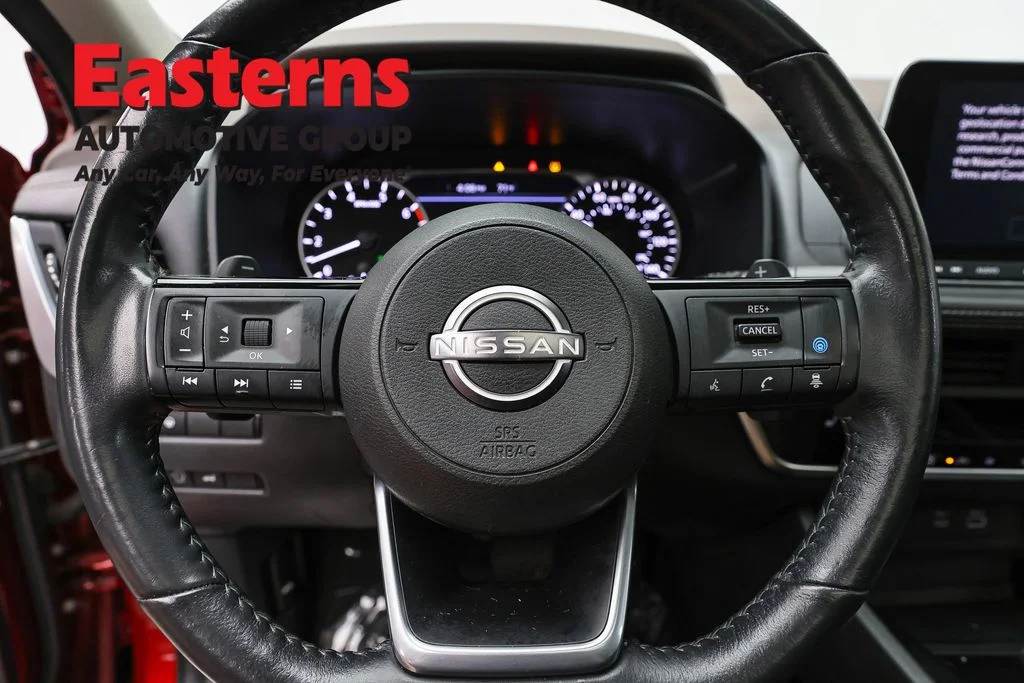 Used 2023 Red Nissan SV image 10