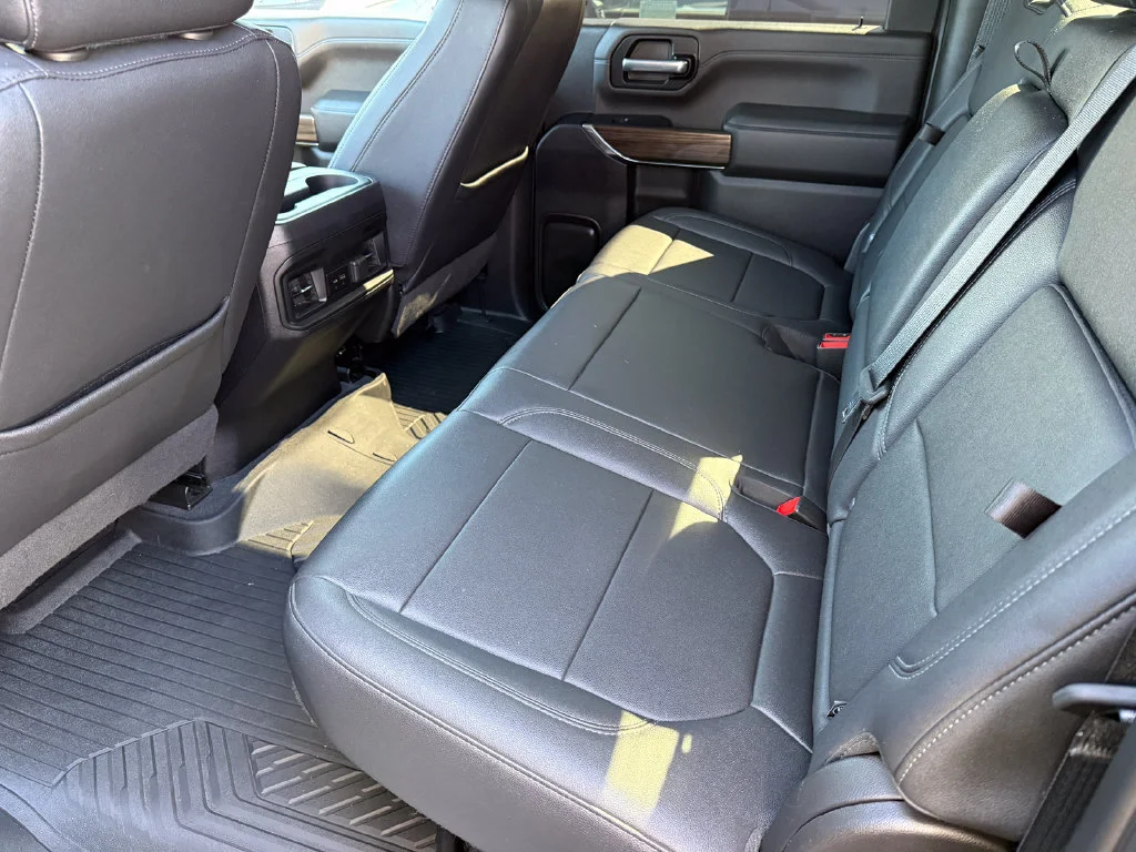Used 2022 BLACK Chevrolet LT image 26