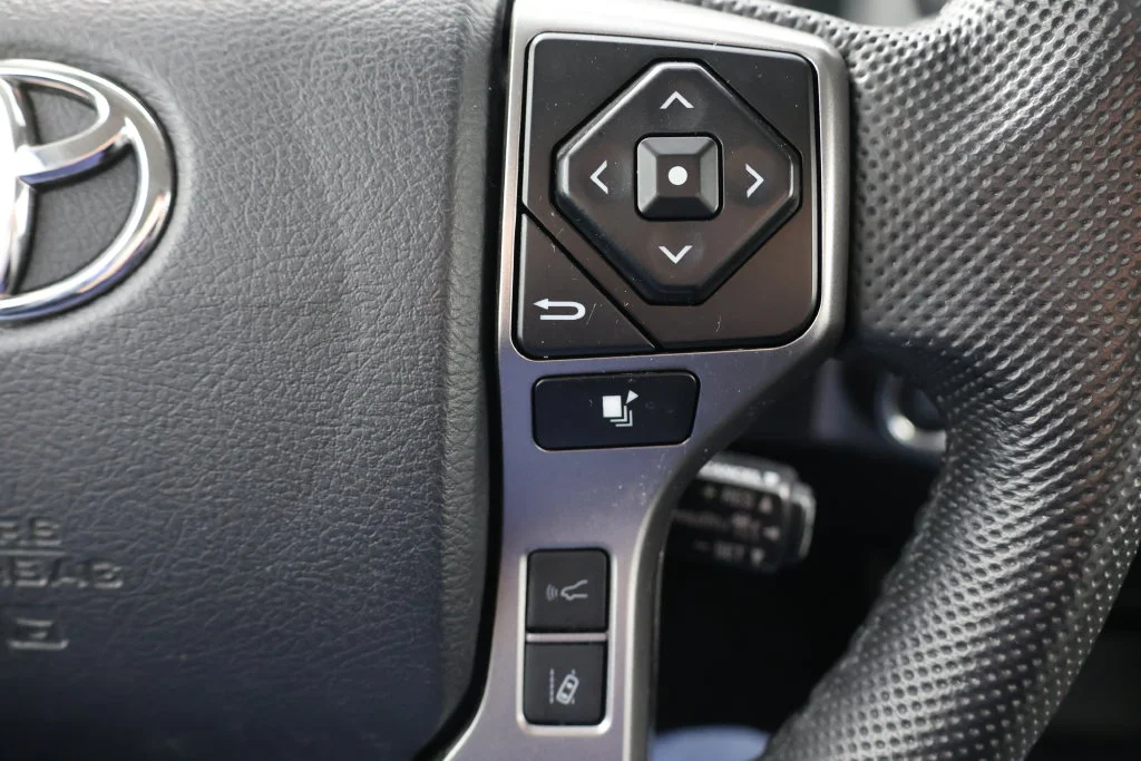 Used 2023 Ice Toyota SR5 image 12