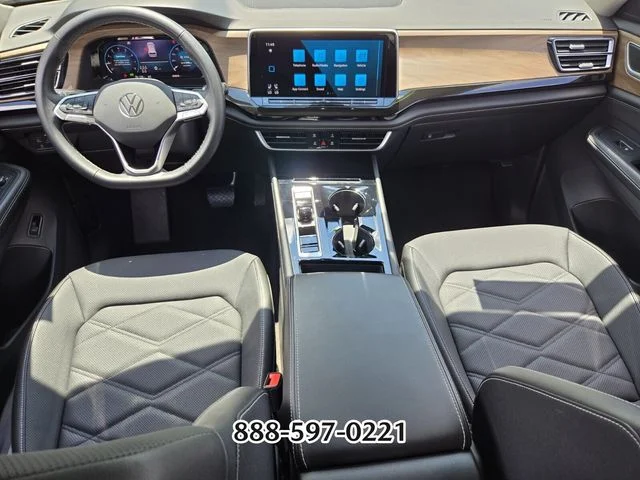 Certified Used 2025 Deep Black Pearl Volkswagen 2.0T SE W/TECHNOLOGY image 14
