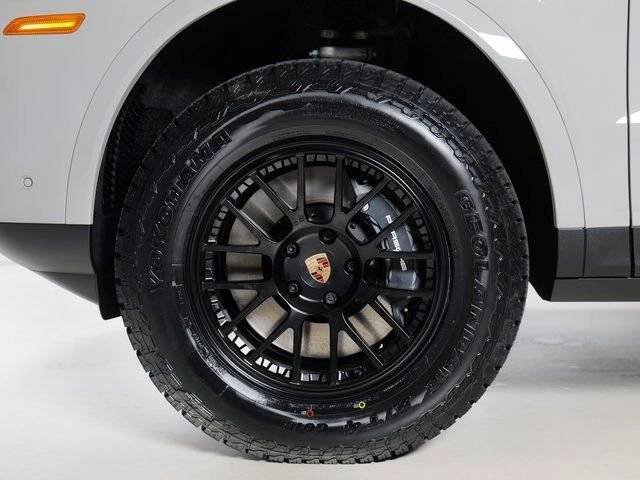 New 2026 Chalk Porsche  image 36