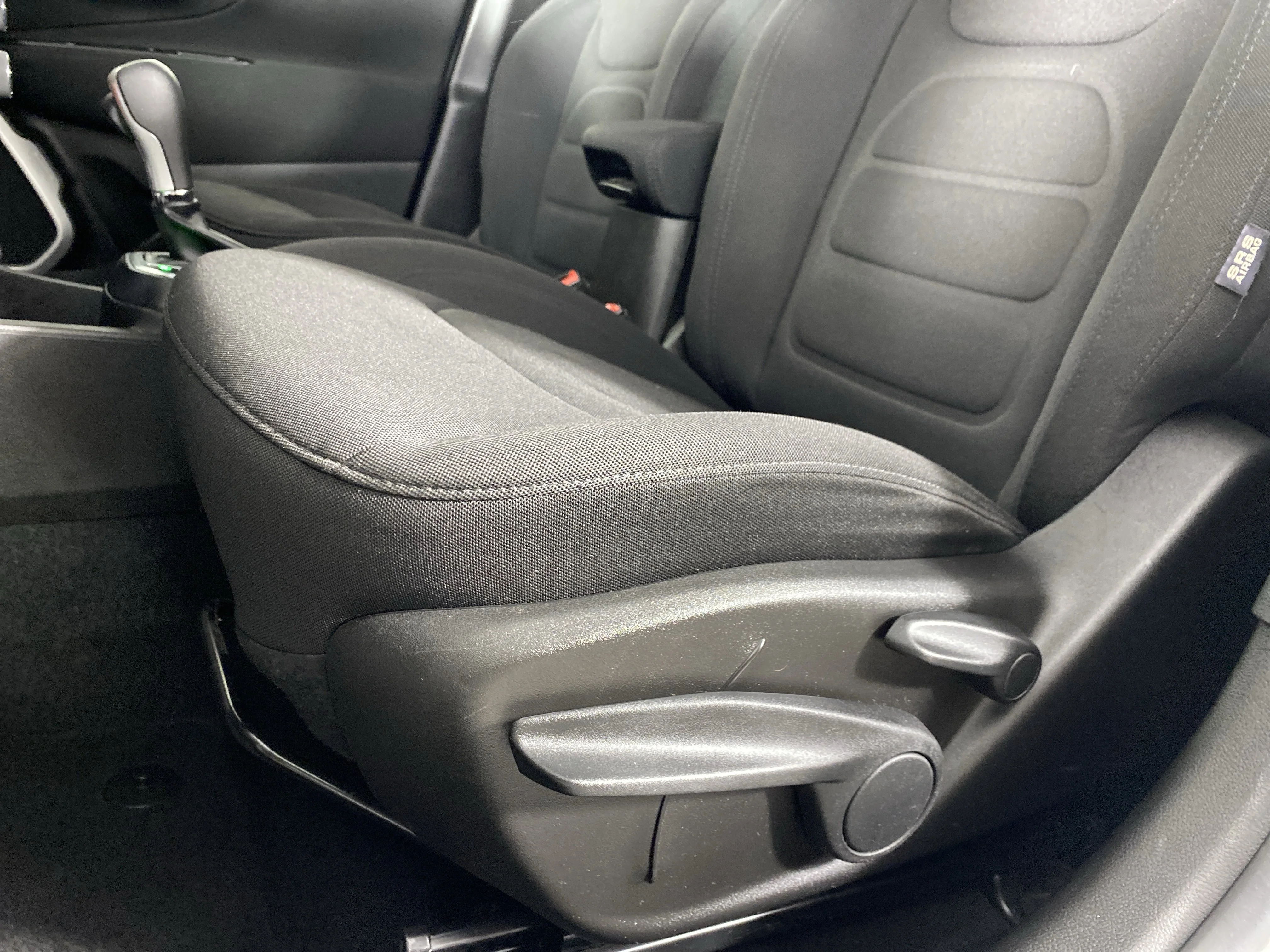Used 2020 Alpine White Clearcoat Jeep Latitude image 18