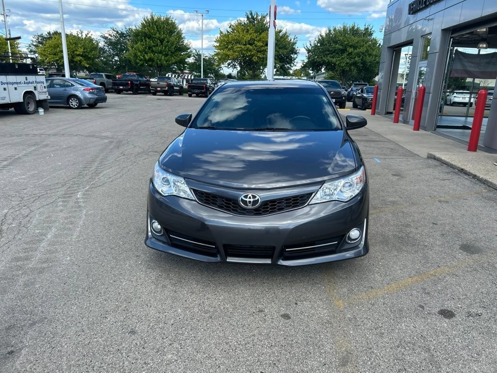 Used 2014 Magnetic Gray Metallic Toyota SE image 2