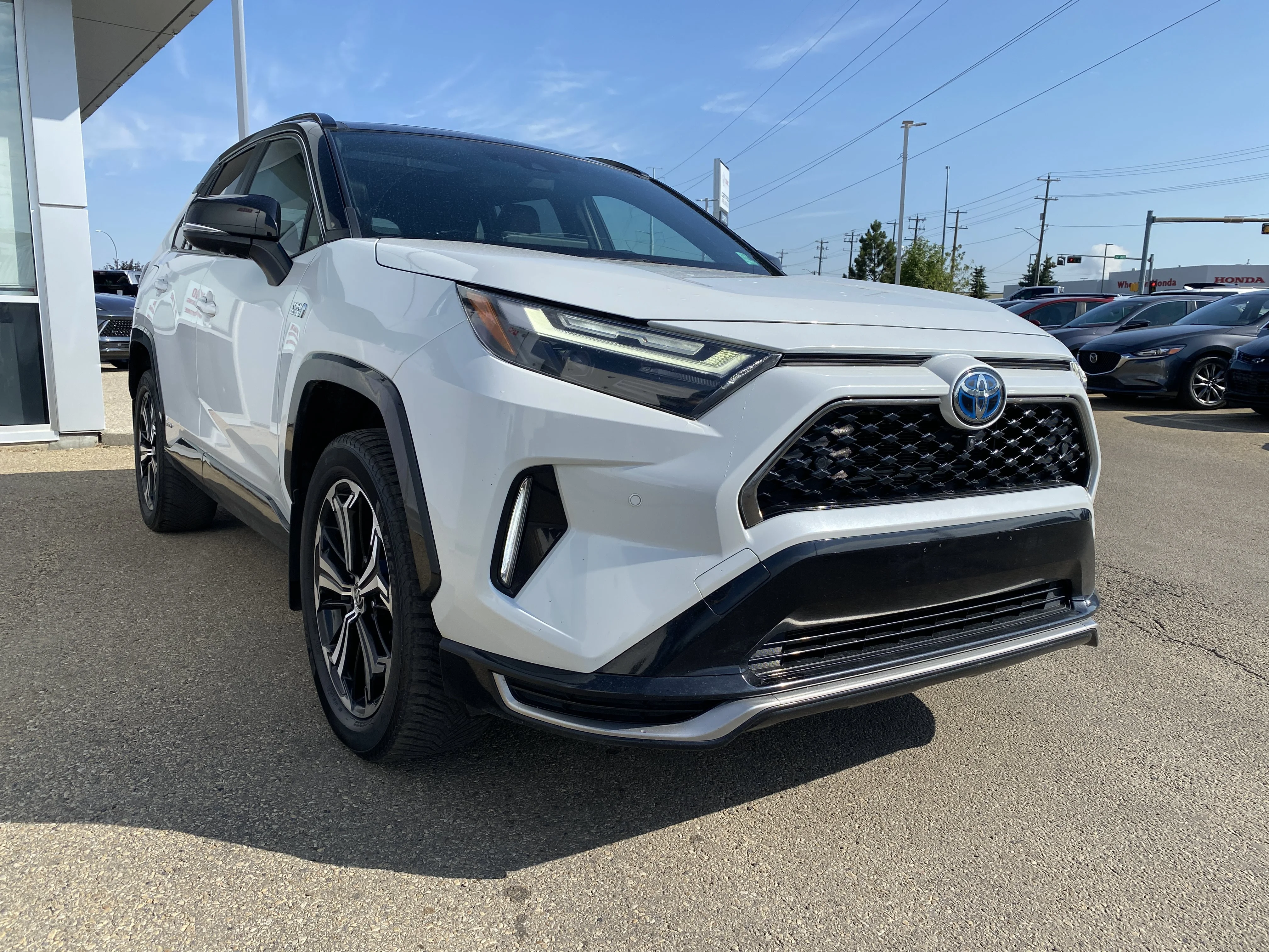 Used 2024 White Toyota SE AWD * HYBRID * LEATHER * SUNROOF * image 6