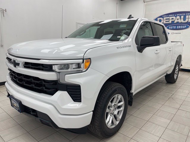 New 2026 Summit White Chevrolet RST image 18