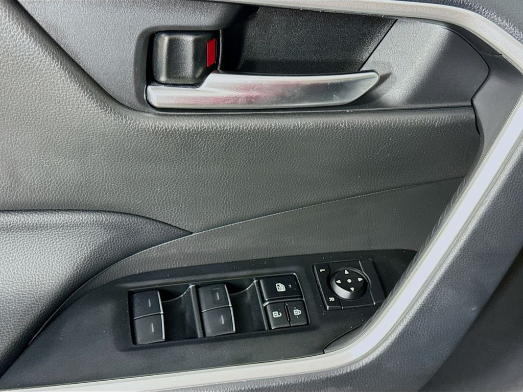 Used 2025 Midnight Black Metallic Toyota XLE image 22