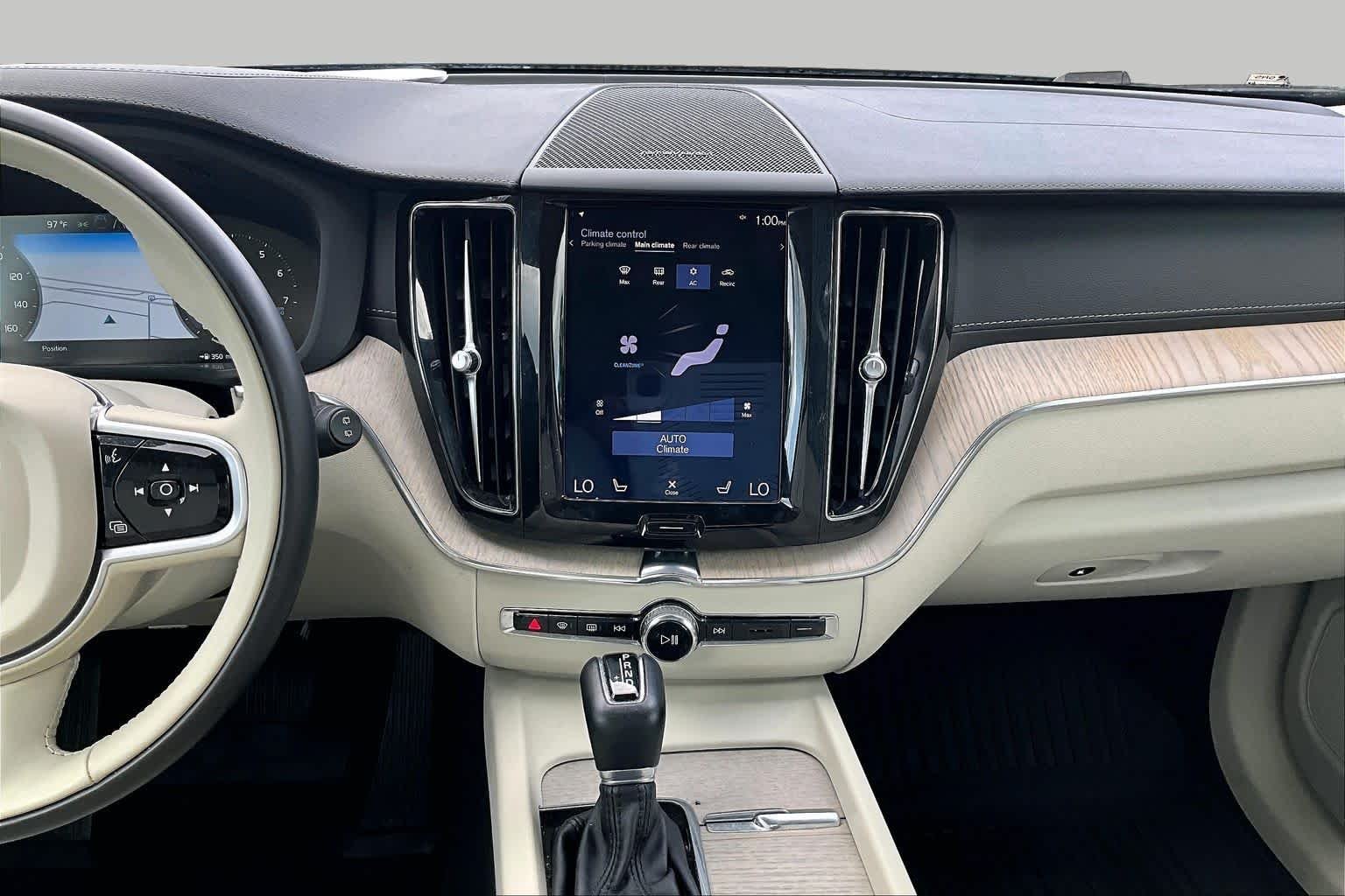 Used 2020  Volvo Inscription image 7