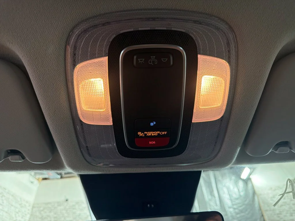 Used 2025 Neoteric Yellow Hyundai SE image 30