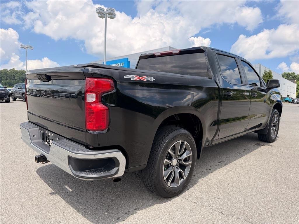 Used 2022 Black Chevrolet LT image 6