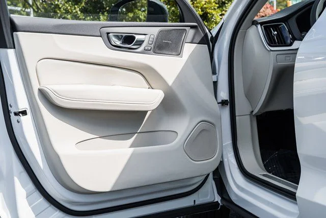 New 2026 Crystal White Volvo Ultra image 33