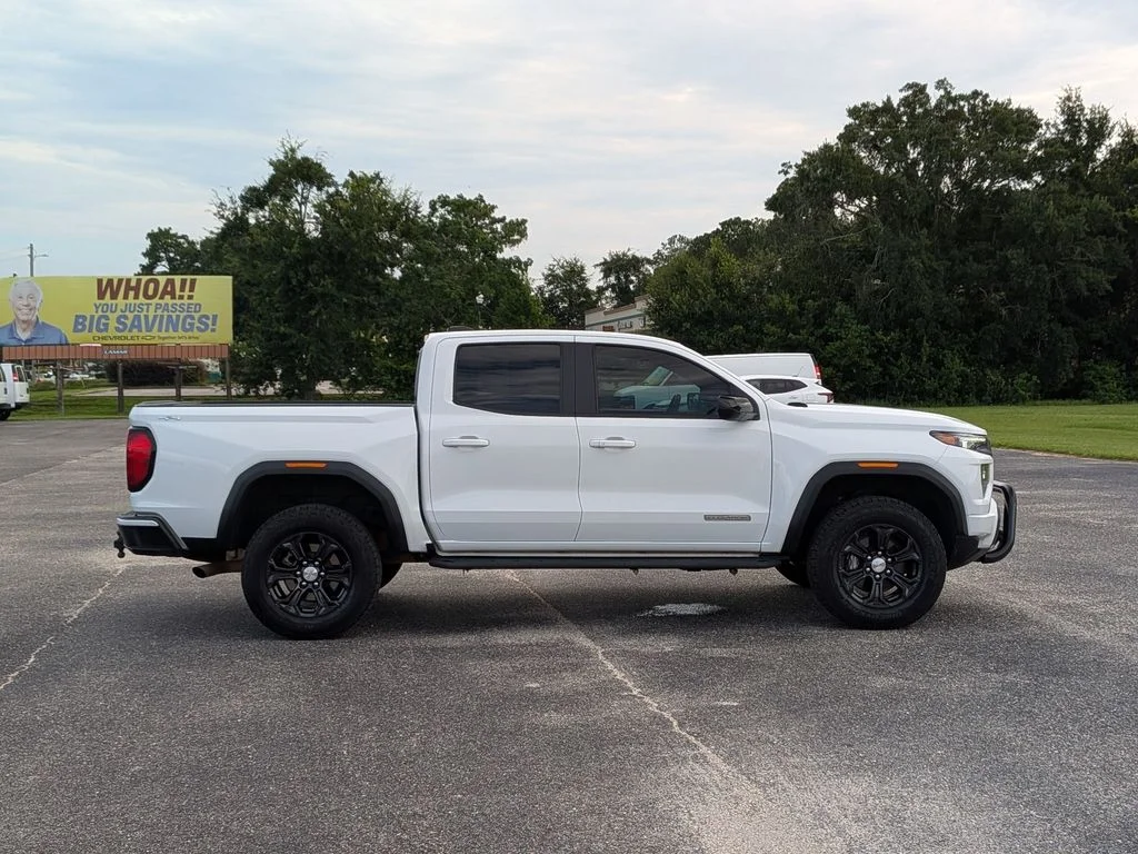 Used 2023 White GMC Elevation image 6