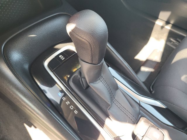 Used 2022 White Toyota LE image 20
