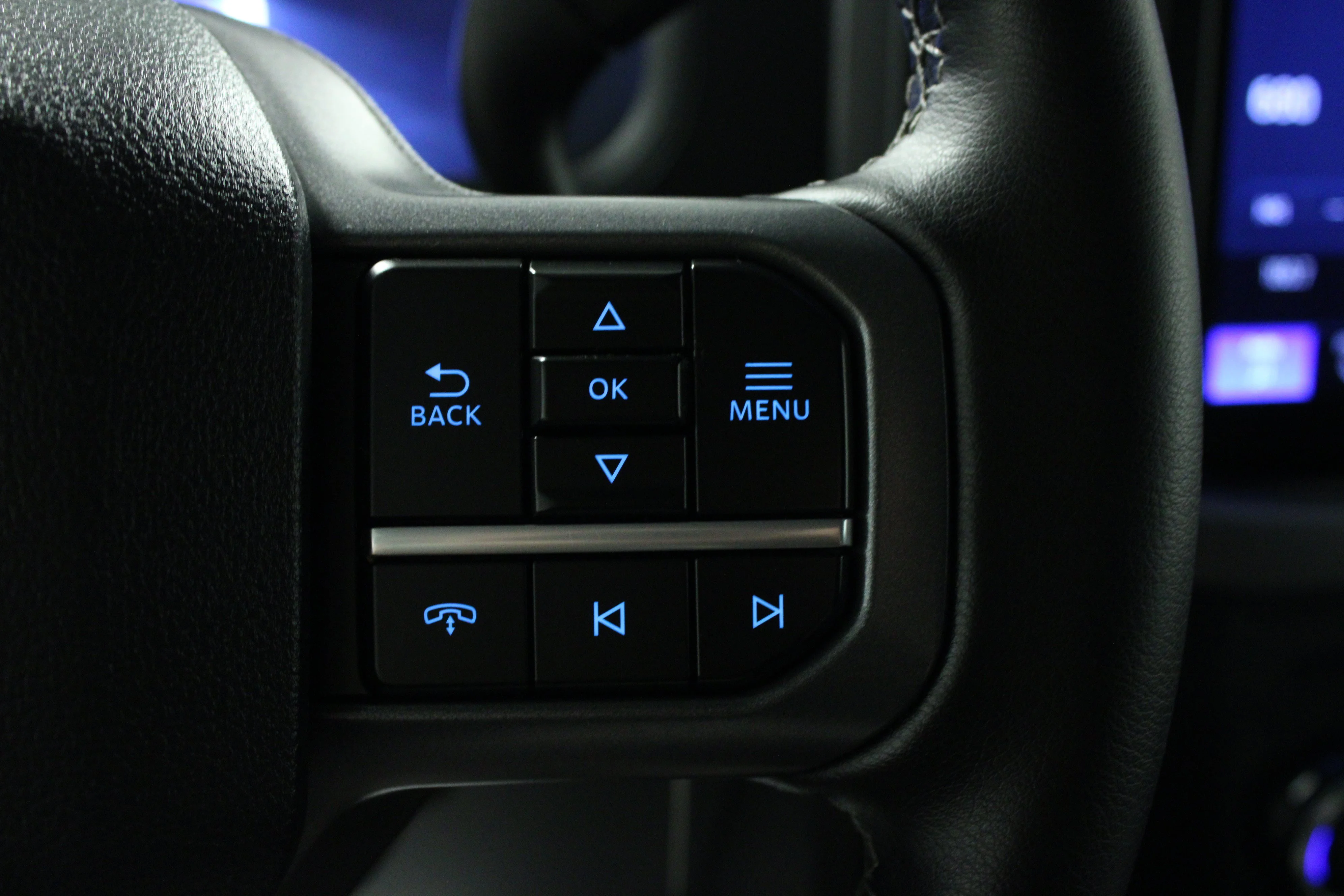 Used 2025 Agate Black Metallic Ford XLT image 21