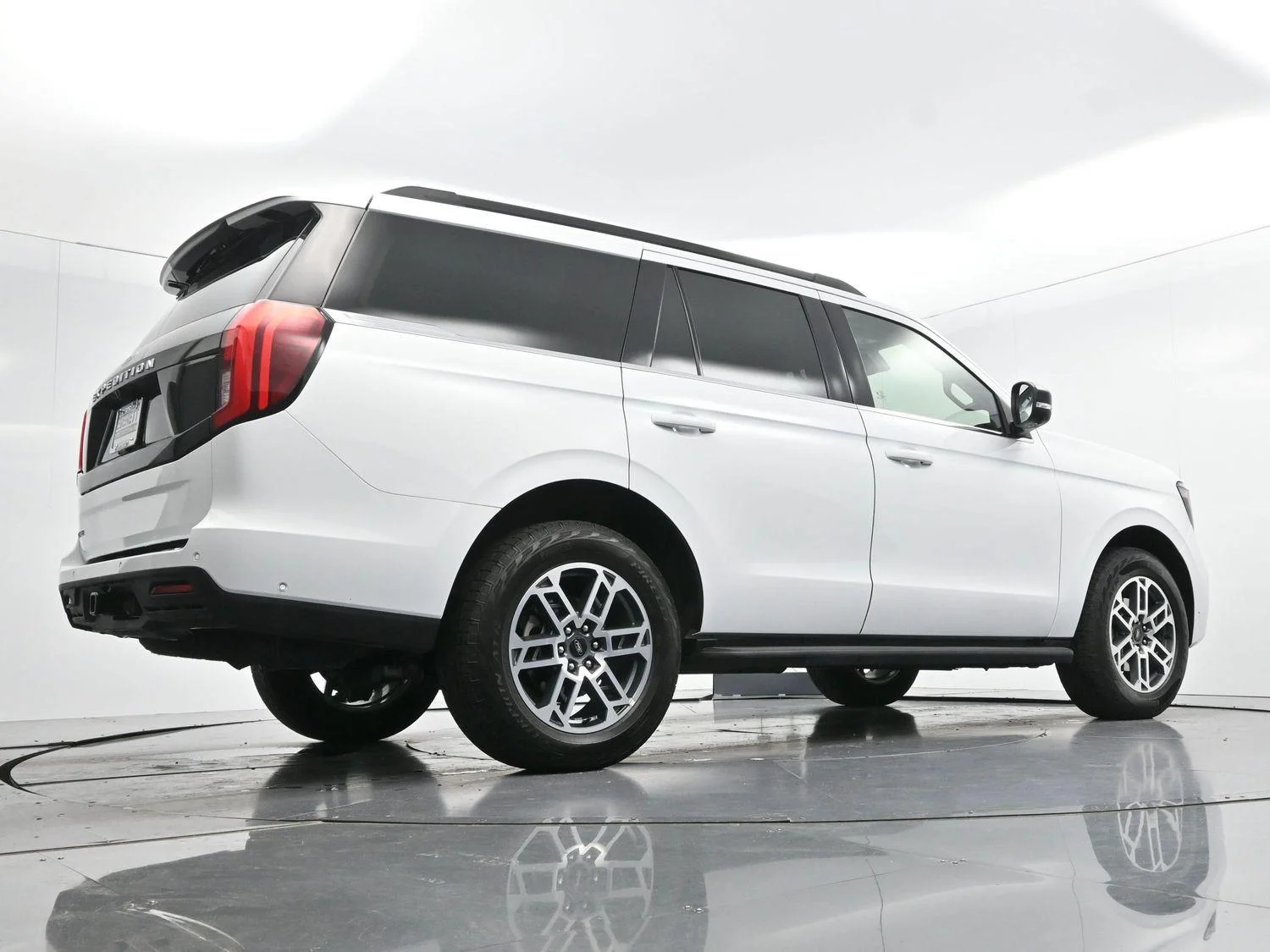 Used 2025 White Ford Active image 56