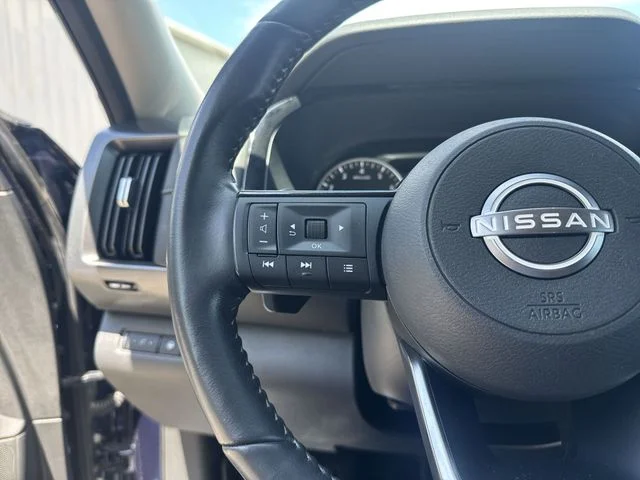Used 2023 Blue Nissan SL image 18