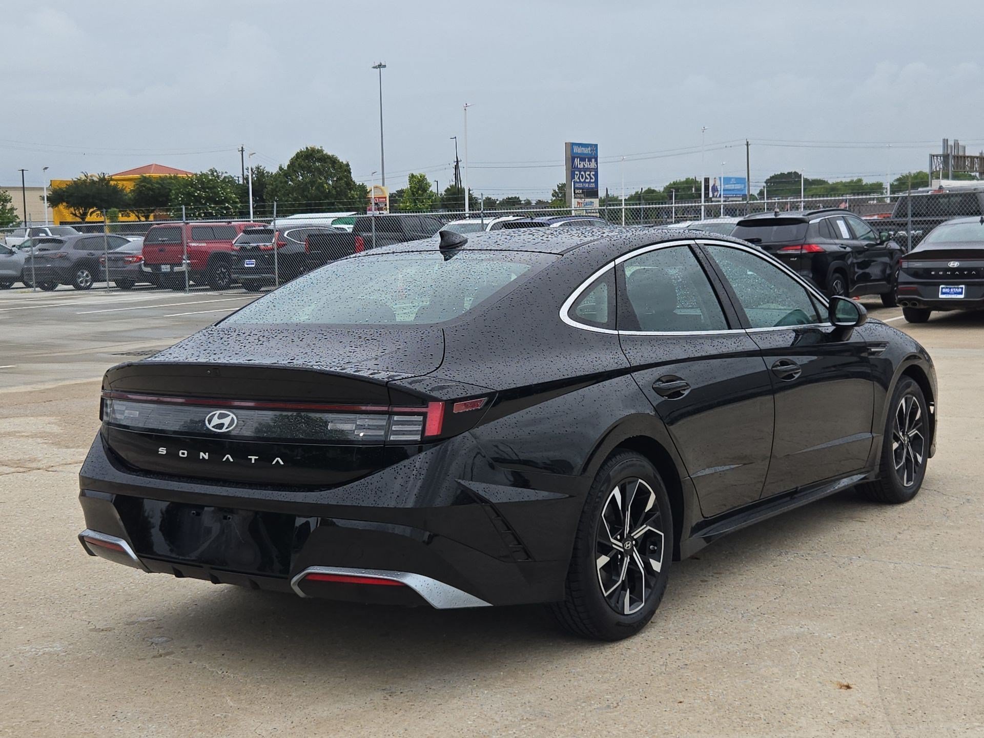 Used 2024 Onyx Black Hyundai SEL image 3
