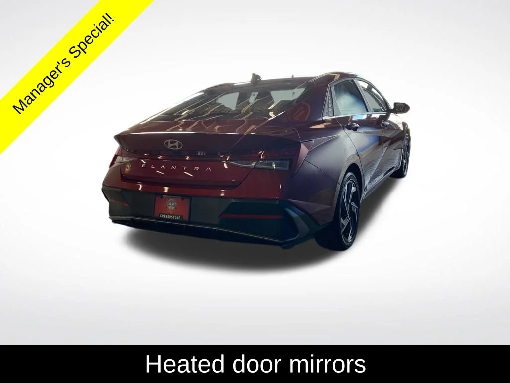 Used 2025 Red Hyundai SEL Convenience image 19