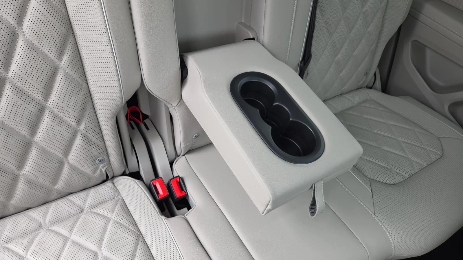 New 2026 Opal White Pearl Volkswagen 2.0T SEL Premium R-Line image 57